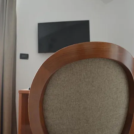 Isolabella Hotel *