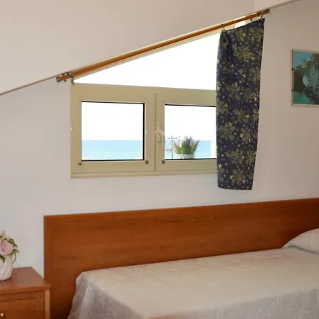 Hotel Isolabella Foce Varano