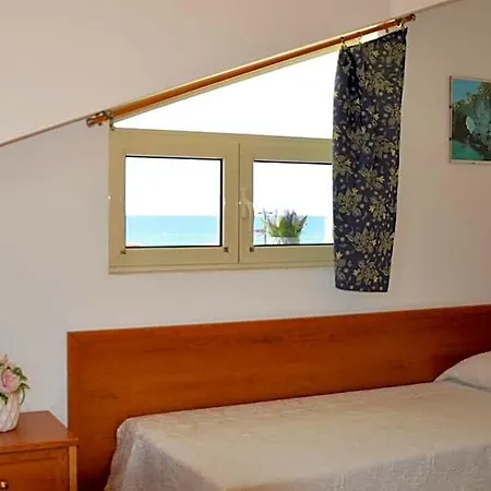 Hotel Isolabella Foce Varano
